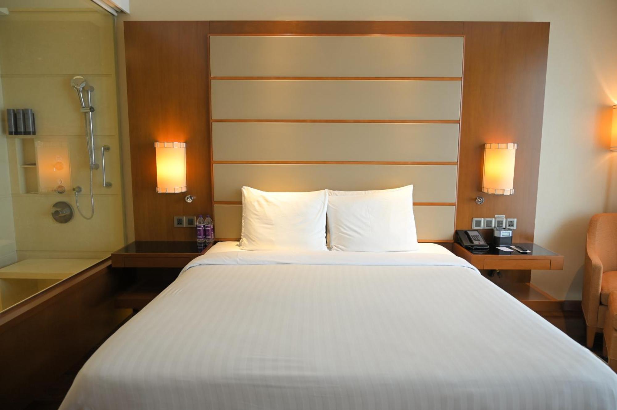 Courtyard By Marriott Kochi Airport Hotel Nedumbassery Eksteriør billede