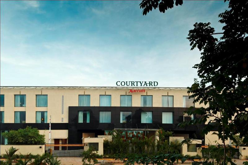 Courtyard By Marriott Kochi Airport Hotel Nedumbassery Eksteriør billede Courtyard Marriott, Mysore