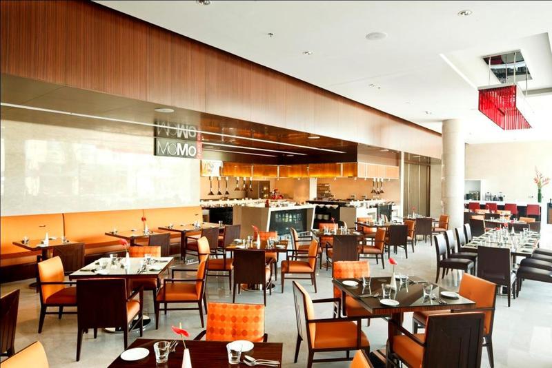 Courtyard By Marriott Kochi Airport Hotel Nedumbassery Eksteriør billede The restaurant