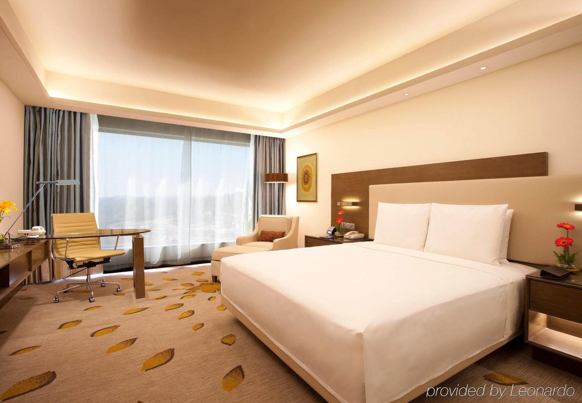 Courtyard By Marriott Kochi Airport Hotel Nedumbassery Eksteriør billede Deluxe Room