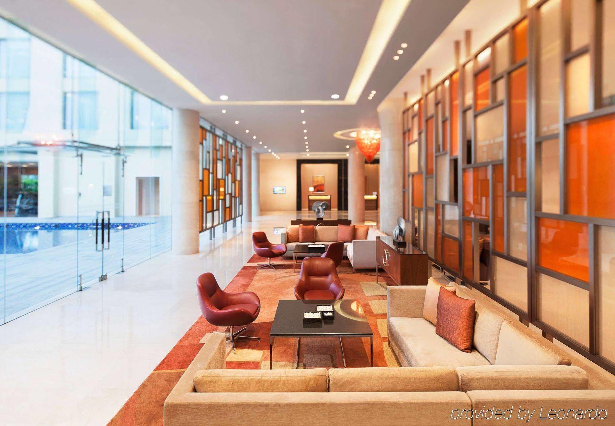 Courtyard By Marriott Kochi Airport Hotel Nedumbassery Eksteriør billede Lobby