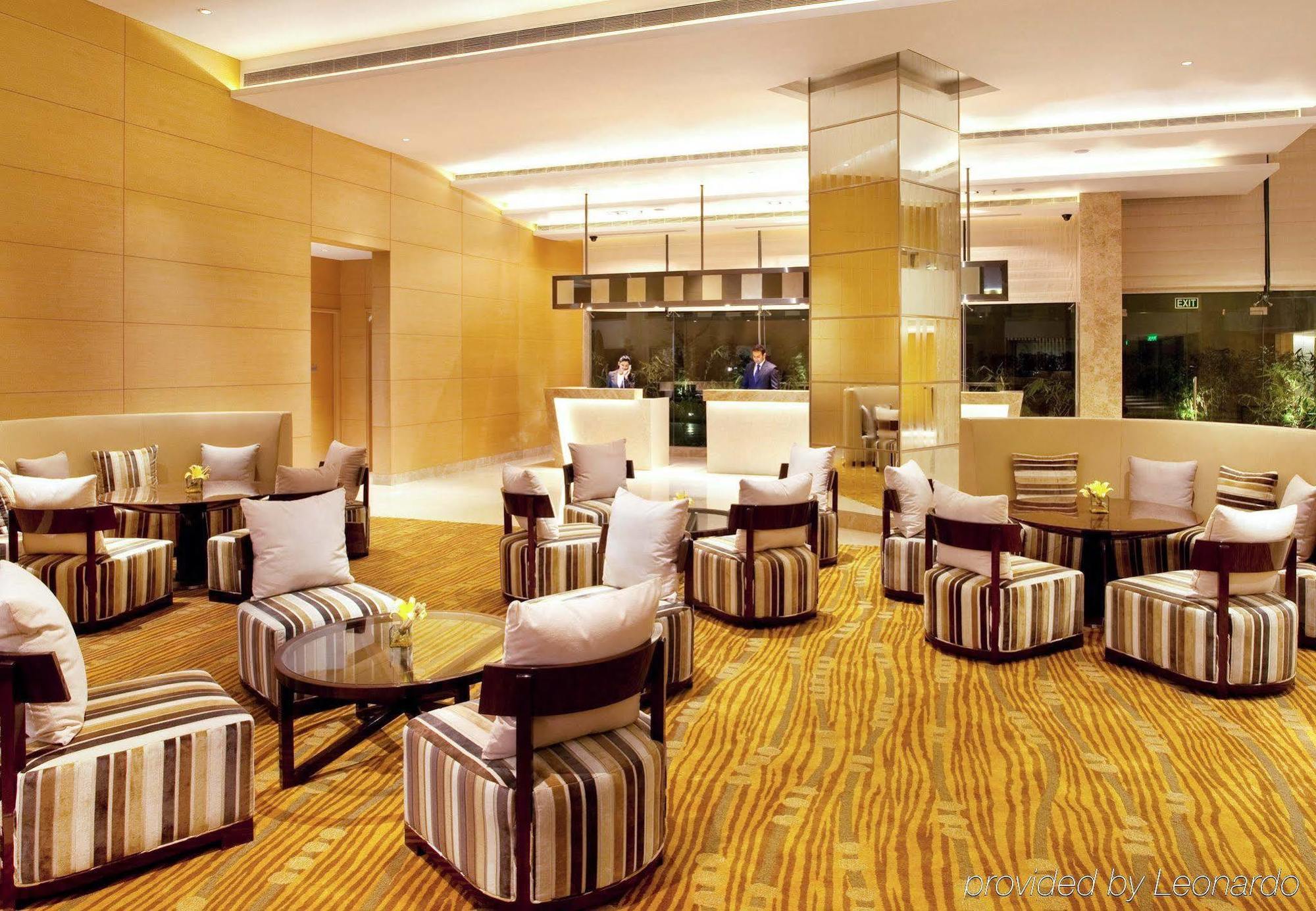 Courtyard By Marriott Kochi Airport Hotel Nedumbassery Eksteriør billede The lounge at the airport