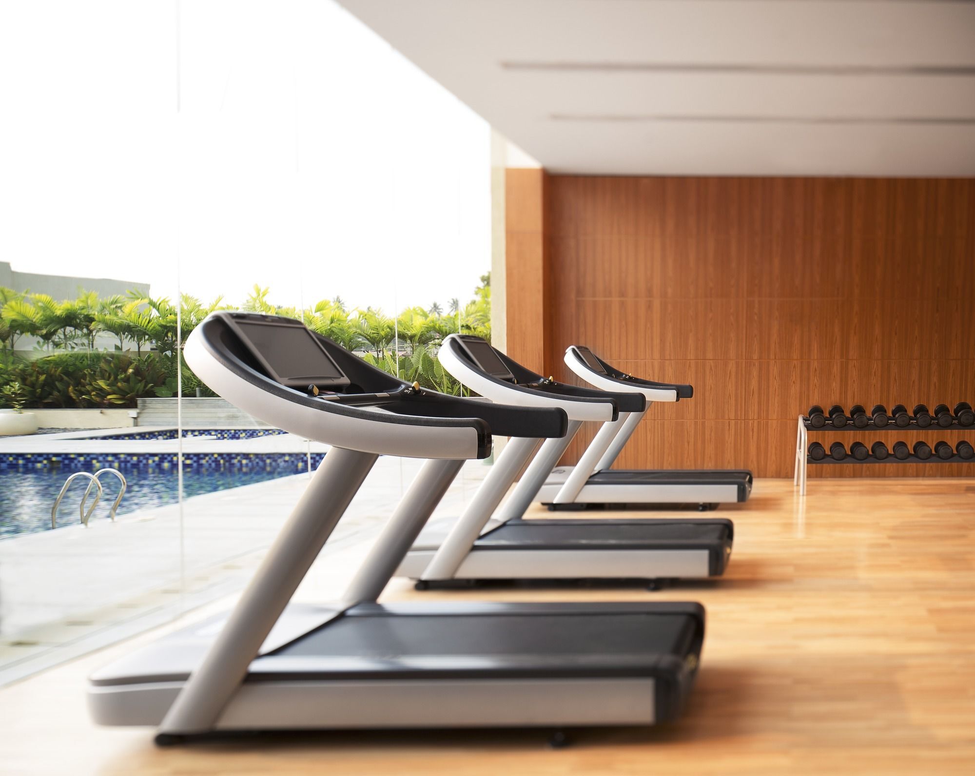 Courtyard By Marriott Kochi Airport Hotel Nedumbassery Eksteriør billede Treadmills